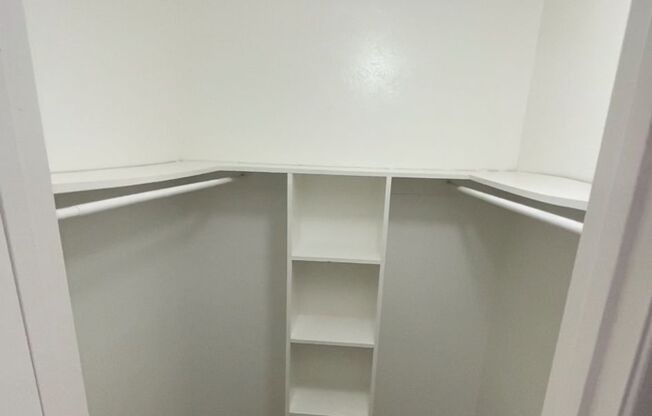 1 bed, 1 bath, 609 sqft, $1,155, Unit 216