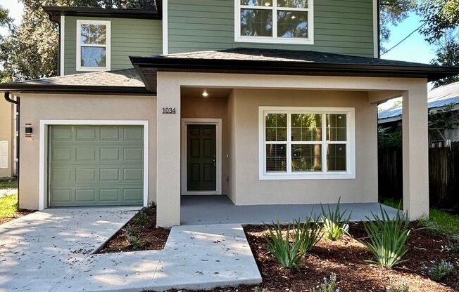 Brand-New 4-Bedroom Home with Modern Finishes and Convenient Orlando Access