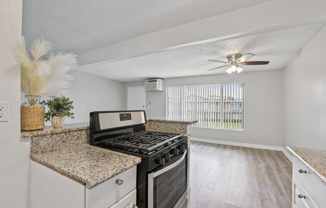 2 beds, 1 bath, 806 sqft, $2,495, Unit D11