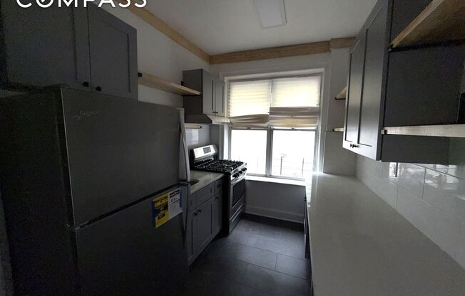 319 E 49 ST