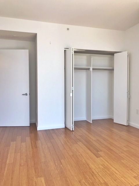 2 beds, 2 baths, 986 sqft, $6,395, Unit 11G