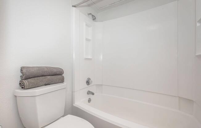 3 beds, 2 baths, 909 sqft, $1,339