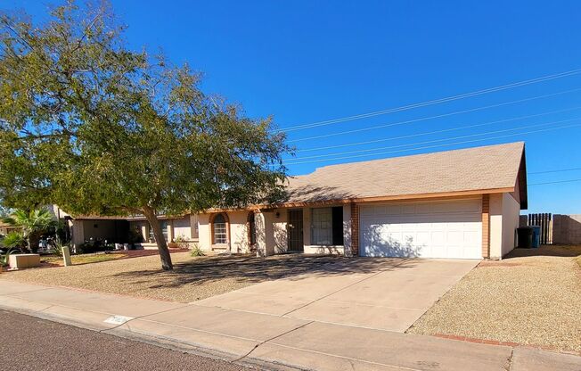 NICE FAMILY HOME IN NORTH PHOENIX!