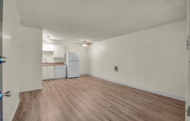1 bed, 1 bath, 415 sqft, $1,325, Unit 760-55