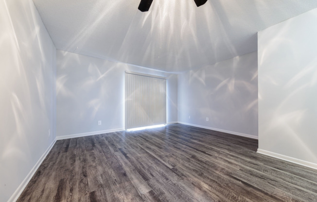 2 beds, 1.5 baths, 850 sqft, $1,275, Unit 01C