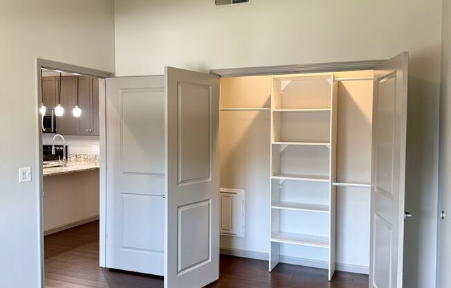 2 beds, 2 baths, 920 sqft, $2,050, Unit 507