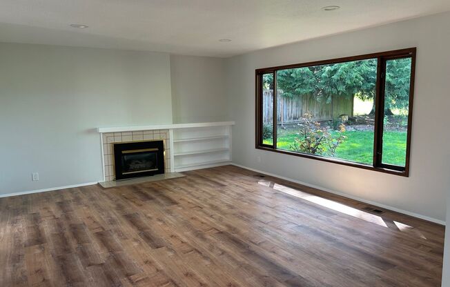 Completely Remodeled Home that Backs up to Red Wing Golf Course!!
