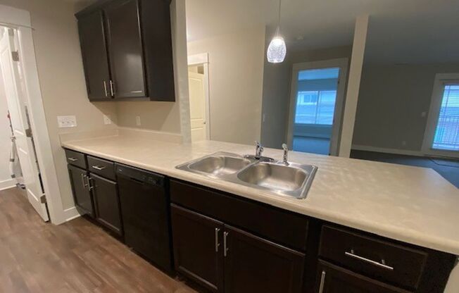 1 bed, 1 bath, 1,083 sqft, $1,796, Unit 2211-204