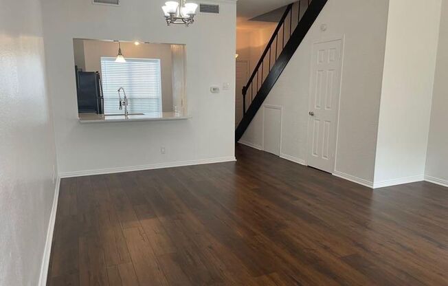 3904 Rawlins St #105