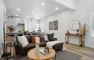 571 Josephine St