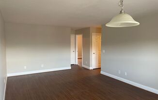 2 beds, 1 bath, 875 sqft, $895, Unit 109