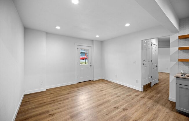 818/820 S. Collins Rd.