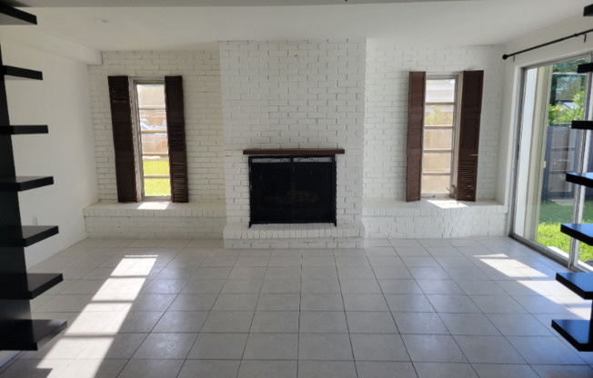 10605 SW 112 ST