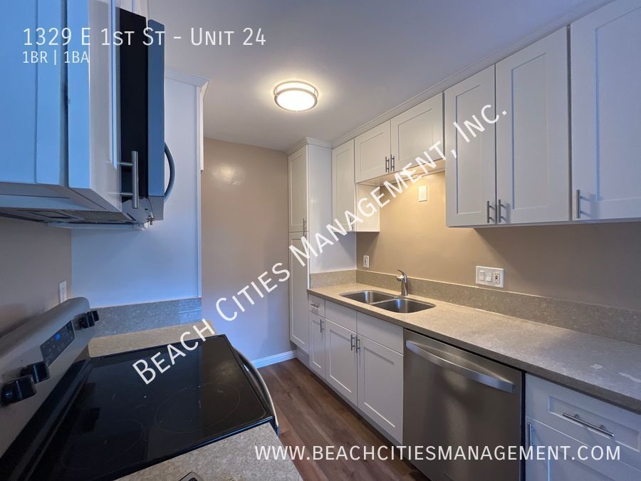 1329 E 1 ST
