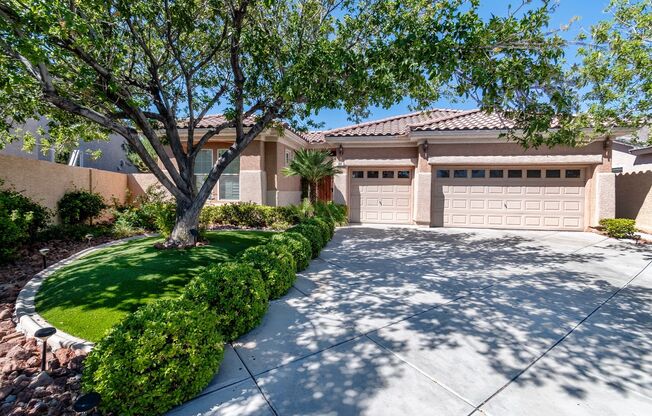 RESORT STYLE LIVING WITH POOL, SPA , CASITA ON 1-QUARTER ACRE IN SUMMERLIN WEST!!!