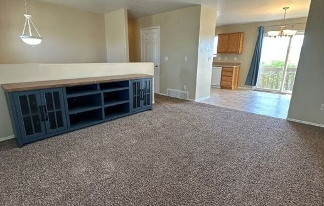 We Buy Christmas! $1000 Amazon Gift Card + Free Rent! 5 Bed 2 Bath Home in Syracuse