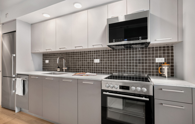 Studio, 1 bath, 521 sqft, $4,145, Unit 6A