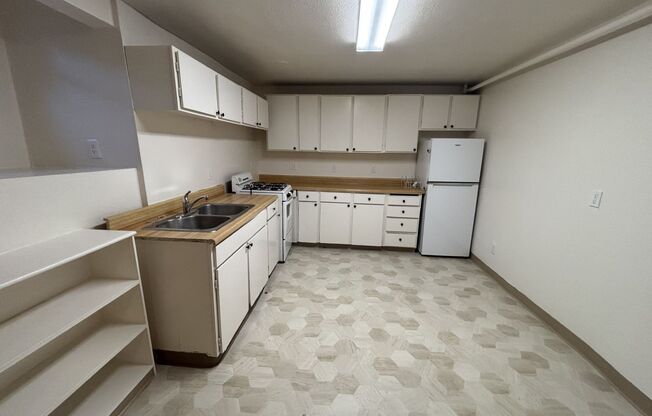 1 bed, 1 bath, 600 sqft, $1,495, Unit B