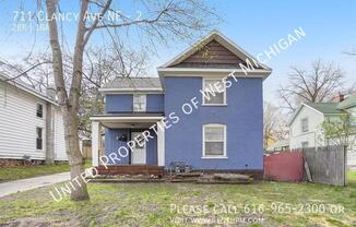 711 CLANCY AVE NE