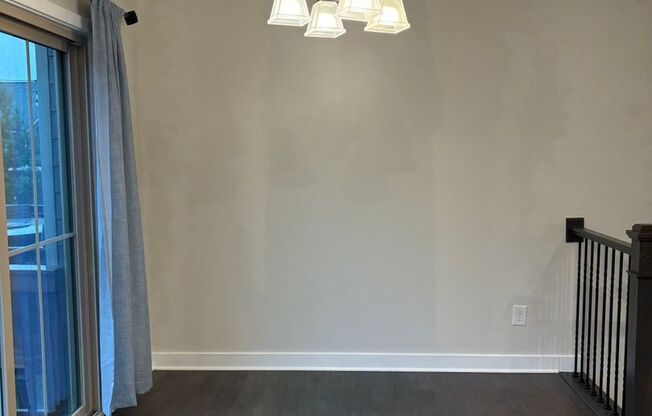 3BR 2.5 BA townhome with all the builder options in a great location in Oakhurst