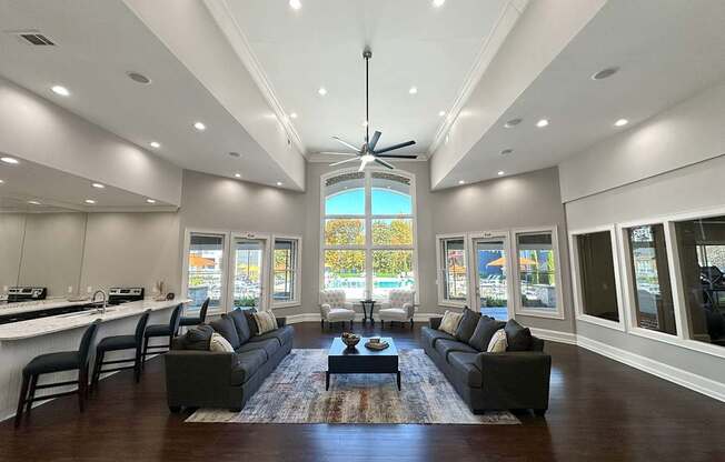 Impressive clubhouse with lounge, breakfast bar and WiFi