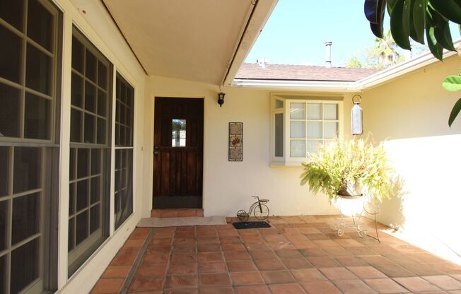 3 bd 2 ba, House With Pool (San Carlos 92119)