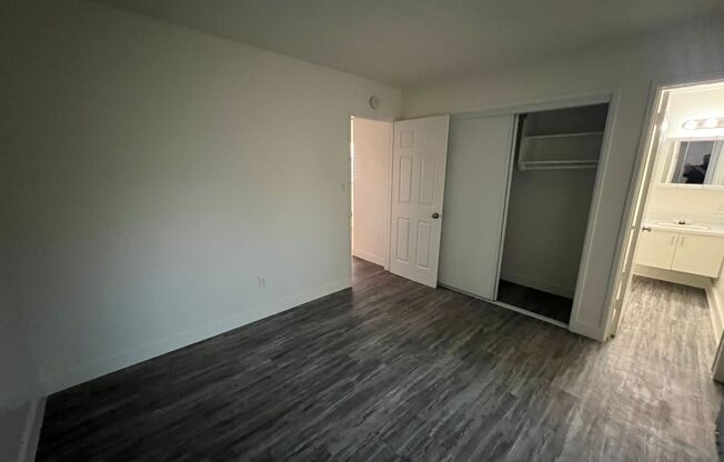 2 beds, 1 bath, $1,895, Unit # #B