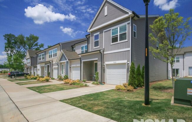 Stylish 2-Bedroom Townhome in Charlotte with Home Office Space!