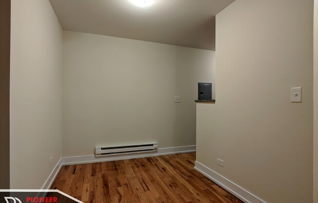 555 W Arlington Pl