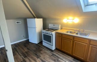 1 bed, 1 bath, $705, Unit #6