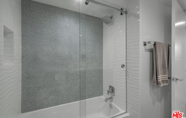 2 beds, 2 baths, 1,352 sqft, $5,100, Unit 1014