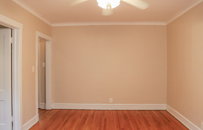 1365 W GREENLEAF
