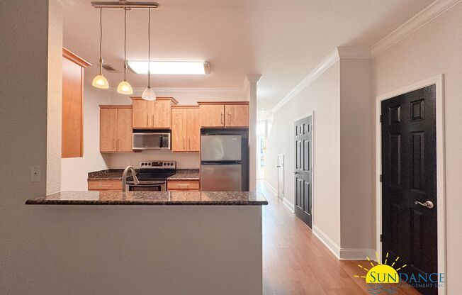 Bright & Spacious 2BR/1.5BA End-Unit Townhouse in Prime Niceville Location, Minutes from Eglin AFB!
