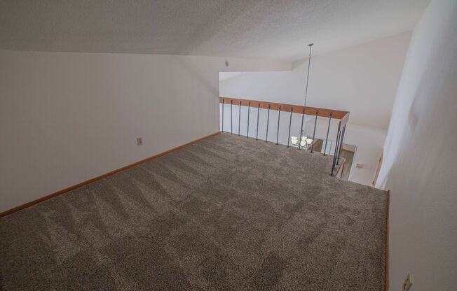 2 beds, 1 bath, 1,040 sqft, $960, Unit 2581-323