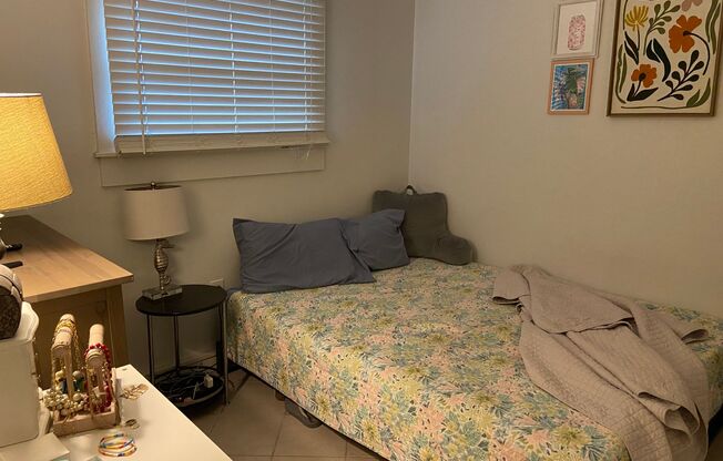 1 bed, 1.5 baths, $1,700, Unit 207