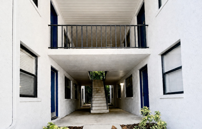 2 beds, 1 bath, 943 sqft, $1,210, Unit 15