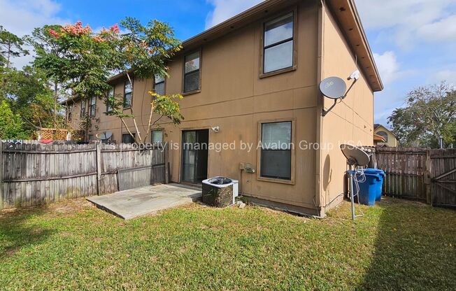 3 beds, 2 baths, $1,650