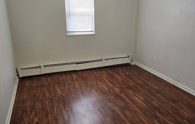 1 bed, 1 bath, $825, Unit Unit 104