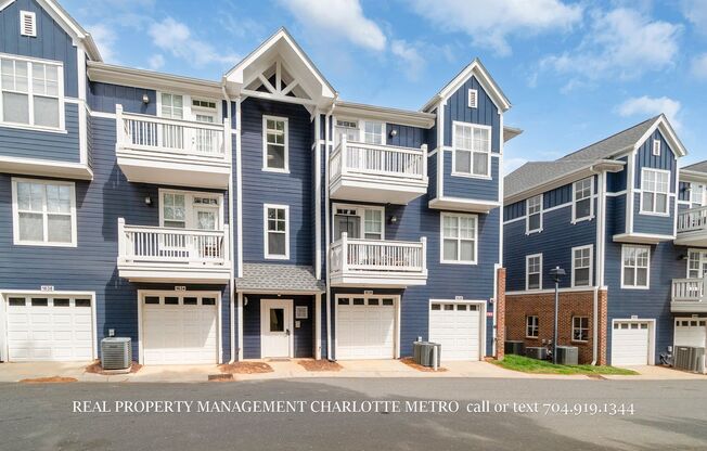 Charming 2 Bed, 2 Bathroom city Retreat Near Uptown Charlotte & Greenway Access