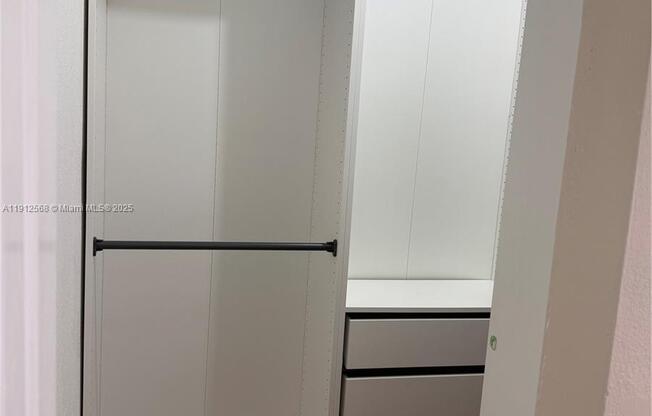 3745 NE 171st St Apt 32