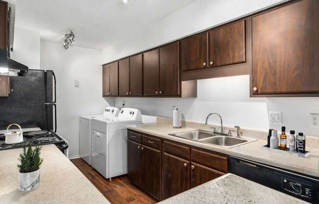 Kitchen with Washer/Dryer