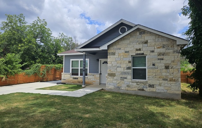 1308 ARANSAS AVE