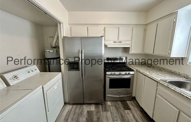 2 beds, 1 bath, 689 sqft, $1,200, Unit C