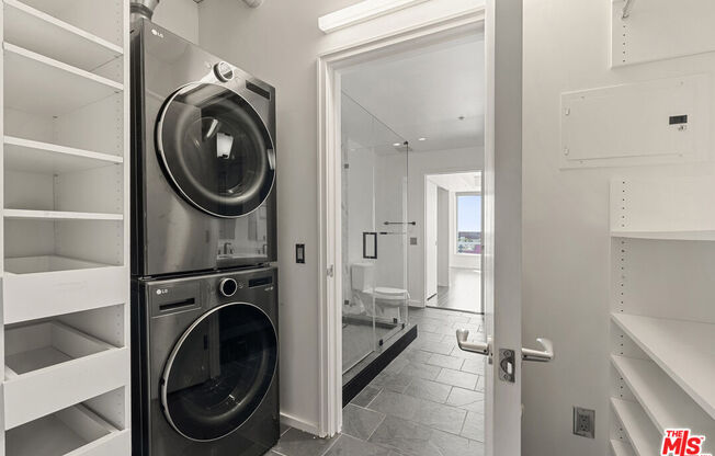 1 bed, 1.5 baths, 1,120 sqft, $4,000, Unit 1103