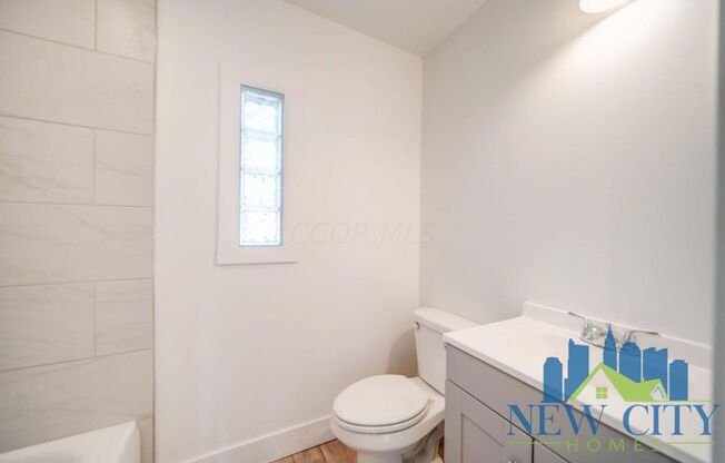 2 beds, 1 bath, $1,299, Unit 189 N Central Ave