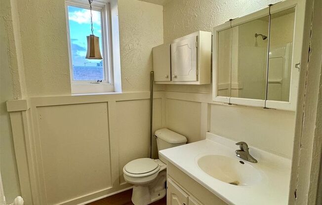 3 beds, 1 bath, 1,243 sqft, $1,650, Unit 732 W Granite