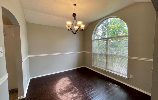 1507 PARROT CT