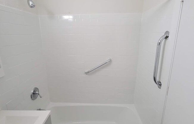 80 HIAWATHA RD