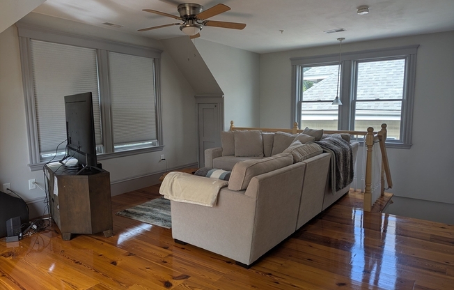 7 WEYMOUTH AVE