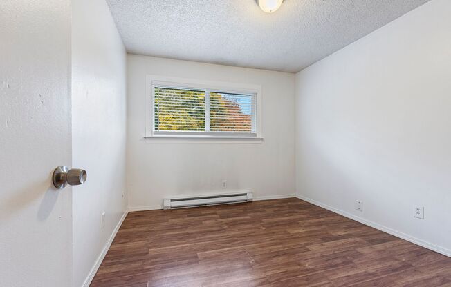 2 beds, 1 bath, 864 sqft, $1,349, Unit #10